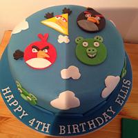 Angry birds birthday cake and cupcakes