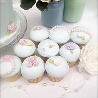 Petite Blue & cupcakes