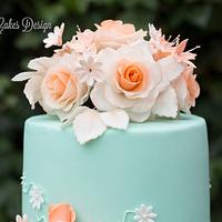 5-tier mintgreen and peach weddingcake