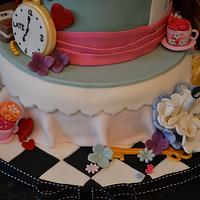 Alice In Wonderland & The Mad Hatters Hat!