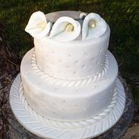 Calla Lilies on a White Wedding Cake