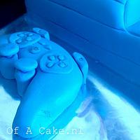 3D blue playstation 3 cake with Consoller