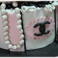 Chanel Cake box with jewels and flower