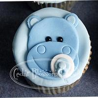 Baby hippo cupcakes