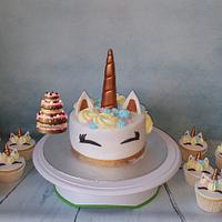 Unicorn cake and cupcakes