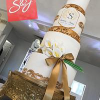 White and Gold Wedding Cake
