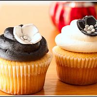 Black, White & Silver Cupcakes