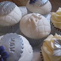 Silver anniversary cupcakes