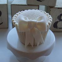 Lace and Pearl Bow Cupcake