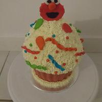 Elmo sesamestreet giant cupcake