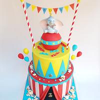 Dumbo circus cake