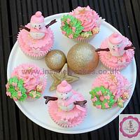 Sparkly pink Christmas cupcakes 