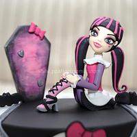Monster High (Draculaura) Cake