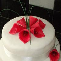 red lily wedding cake 